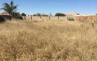 600 m² Land available in Serala View