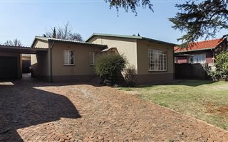 3 Bedroom House in Klopperpark