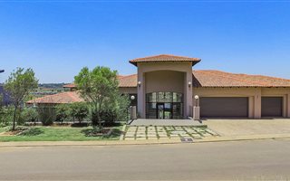 4 Bedroom House in Ebotse Estate