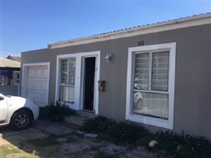 3 Bed House in Protea Heights