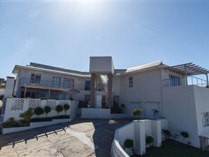 3 Bed House in Robberg Ridge