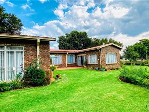 5 Bed House in Clayville East