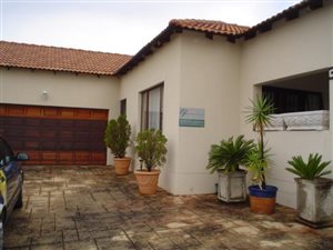 3 Bed House in Thatchfield
