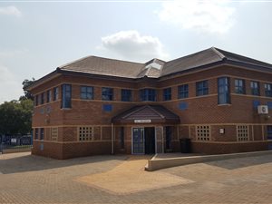 650 m² Commercial space in Westdene