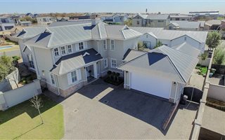 4 Bedroom House in Midstream Estate