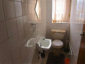 4 Bed House in Laudium