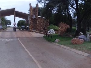 927 m² Land available in Vaaloewer