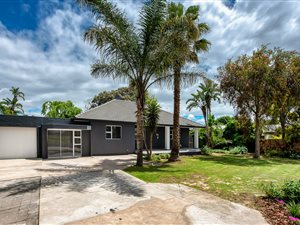 3 Bed House in De La Haye