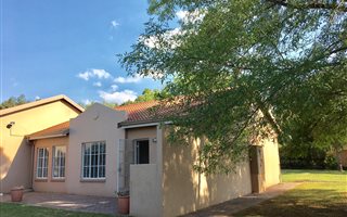 3 Bedroom Simplex in Lynnwood Glen