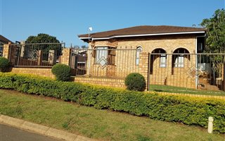 4 Bedroom House in Raisethorpe