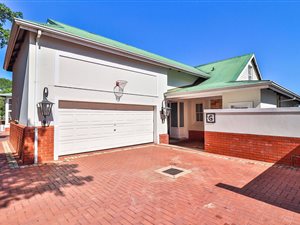 3 Bed Townhouse in Mt Edgecombe Estate 1 & 2