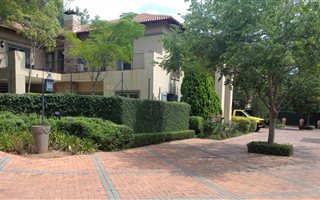 4 Bedroom Townhouse in Baileys Muckleneuk