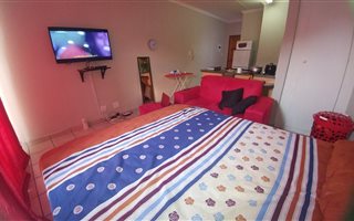 Bachelor apartment in Highveld