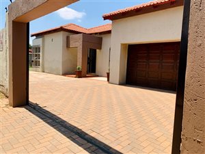 3 Bed House in Mayberry Park