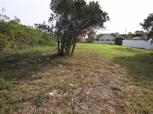 798 m² Land available in Upper Town