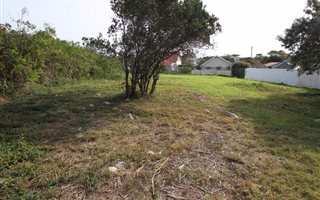 798 m² Land available in Upper Town