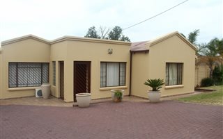 3 Bedroom House in Kwaggasrand