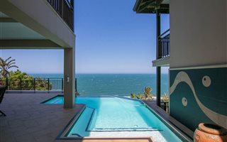 8 Bedroom House in Sheffield Beach