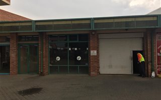 321 m² Commercial space in Fontainebleau