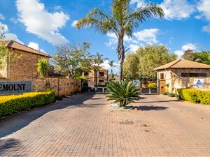 4 Bed Townhouse in Willowbrook