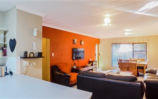 3 Bedroom Duplex in Lakefield