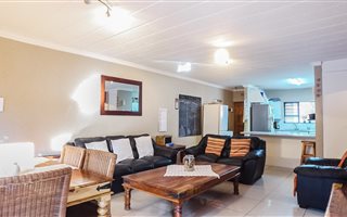 3 Bedroom Duplex in Lakefield