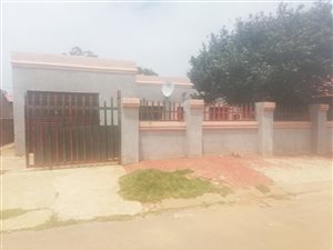 4 Bed House in Vosloorus