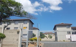 2 Bedroom Apartment in Brackenham