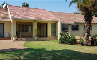 5 Bedroom House in Isandovale