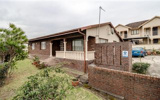 3 Bedroom House in Umhlatuzana