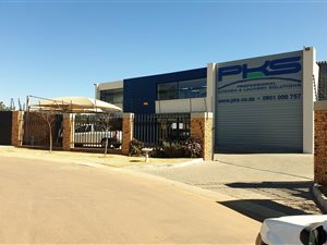 700 m² Industrial space in Chloorkop