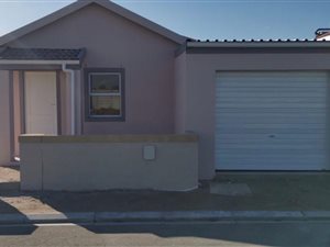 3 Bed House in Lentegeur