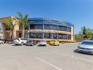 609 m² Office Space in Northmead