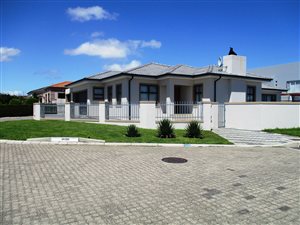 4 Bed House in Rouxville