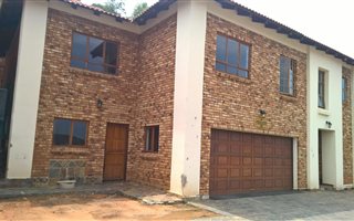 4 Bedroom House in Azaleapark