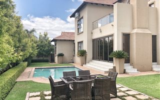 4 Bedroom House in Monavoni