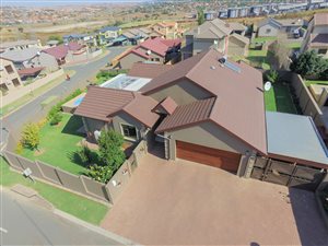 3 Bed House in Rooihuiskraal North