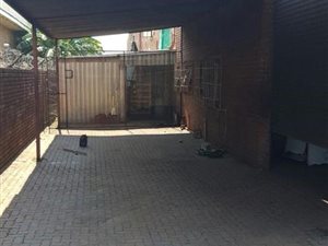 335 m² Industrial space in Rosslyn