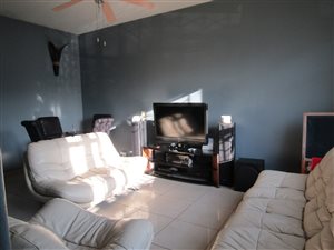 1.5 Bed Apartment in Umbilo