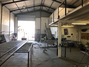 342 m² Industrial space in Stikland