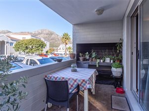 1 Bed Apartment in Hout Bay and surrounds