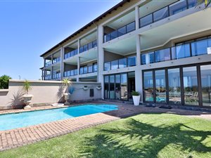 4 Bed Apartment in Shelly Beach