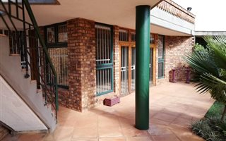 3 Bedroom Townhouse in Waterkloof Ridge