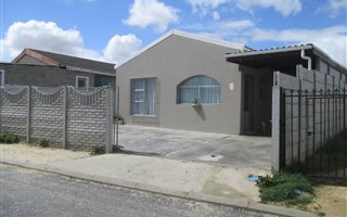 3 Bedroom House in Malibu Village