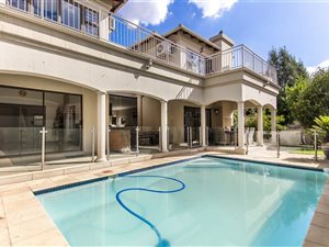 5 Bed House in Cedar Lakes
