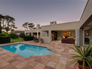 4 Bed House in Constantia Hill Estate