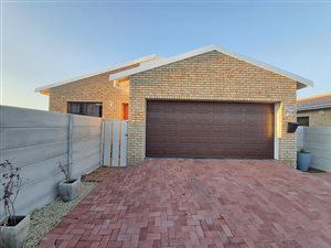 3 Bed Townhouse in Rowallan Park and surrounds