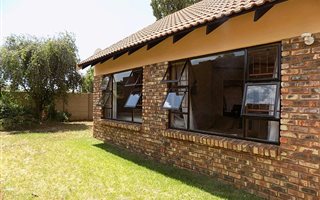 2 Bedroom Townhouse in Langenhoven Park