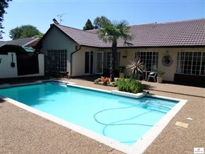 4 Bed House in Libradene