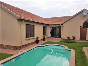 3 Bed House in Amberfield Valley